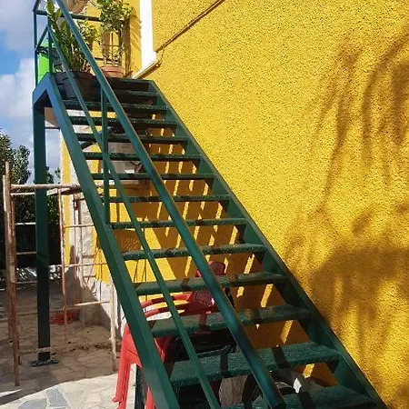 Studio In With Wonderful Mountain View Shared Pool Enclosed Garden 7 Km From The Beach Lejlighed *