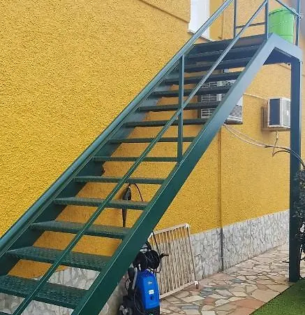 Studio In With Wonderful Mountain View Shared Pool Enclosed Garden 7 Km From The Beach