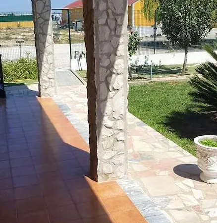 Studio In With Wonderful Mountain View Shared Pool Enclosed Garden 7 Km From The Beach Lejlighed Setúbal