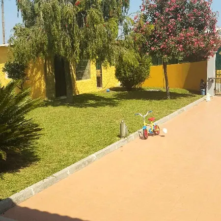 Studio In With Wonderful Mountain View Shared Pool Enclosed Garden 7 Km From The Beach Lejlighed Setúbal
